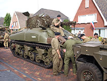 Britse bevrijdingskolonne in Mierlo.